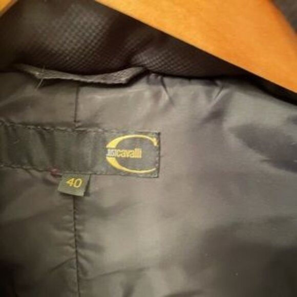 Cavalli down jacket with detachable hood and fox fur. - Picture 7 of 7